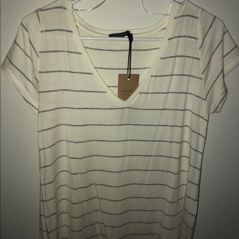 Cotton on striped v neck tee